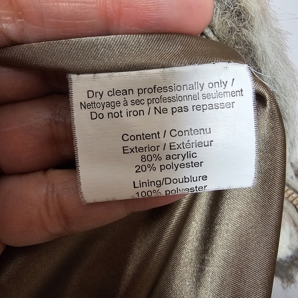 AMERI MODE Faux Fur Woman's Coat - Picture 9 of 9